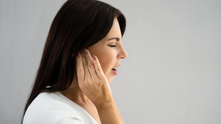 Kulakta Dolgunluk Hissi Neden Olur? Nasıl Geçer?