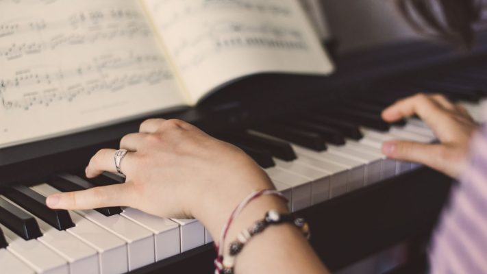 İşitme Kayıplı Bireylerde Müzik Algısı